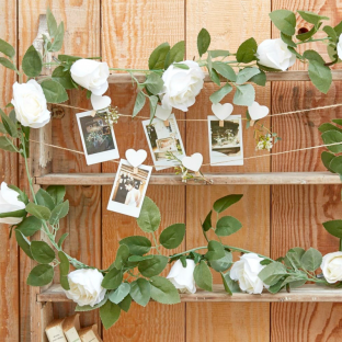 Guirlande de fleurs blanches 2M 16 roses artificielles